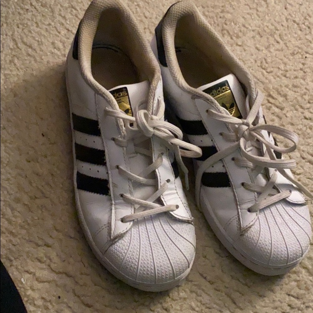 Adidas superstars